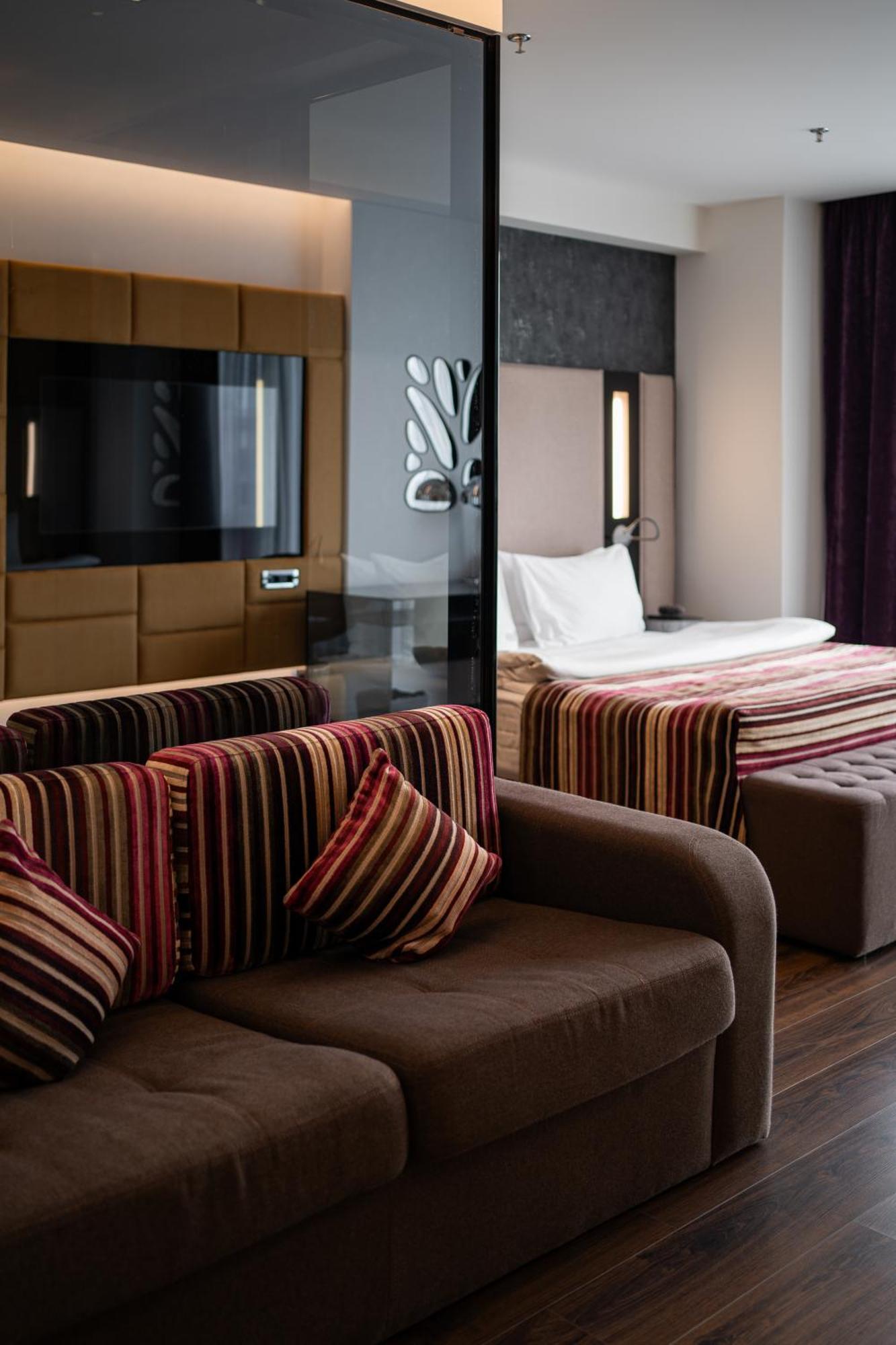 11 Mirrors Design Hotel Kiev Eksteriør billede