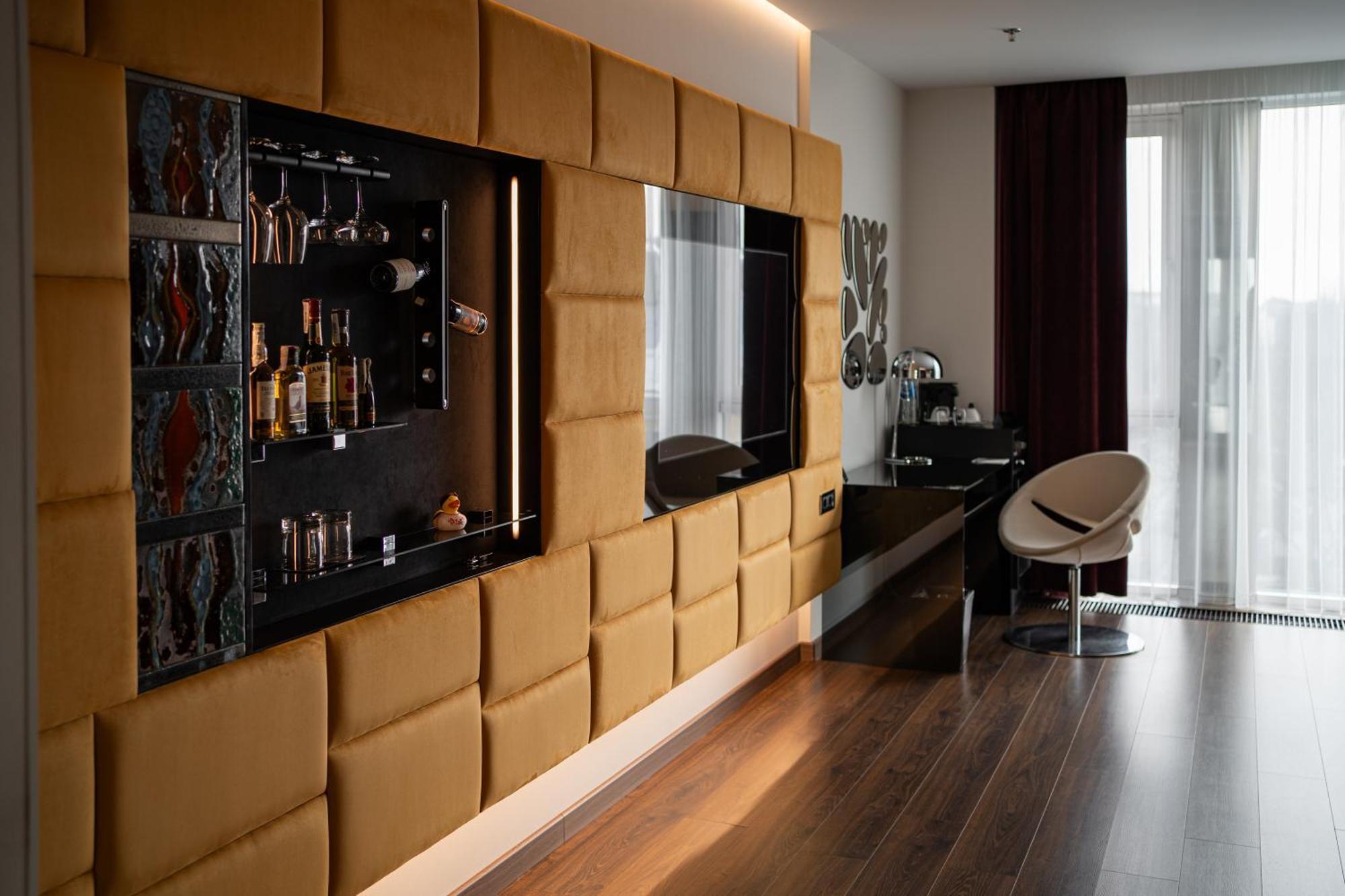 11 Mirrors Design Hotel Kiev Eksteriør billede