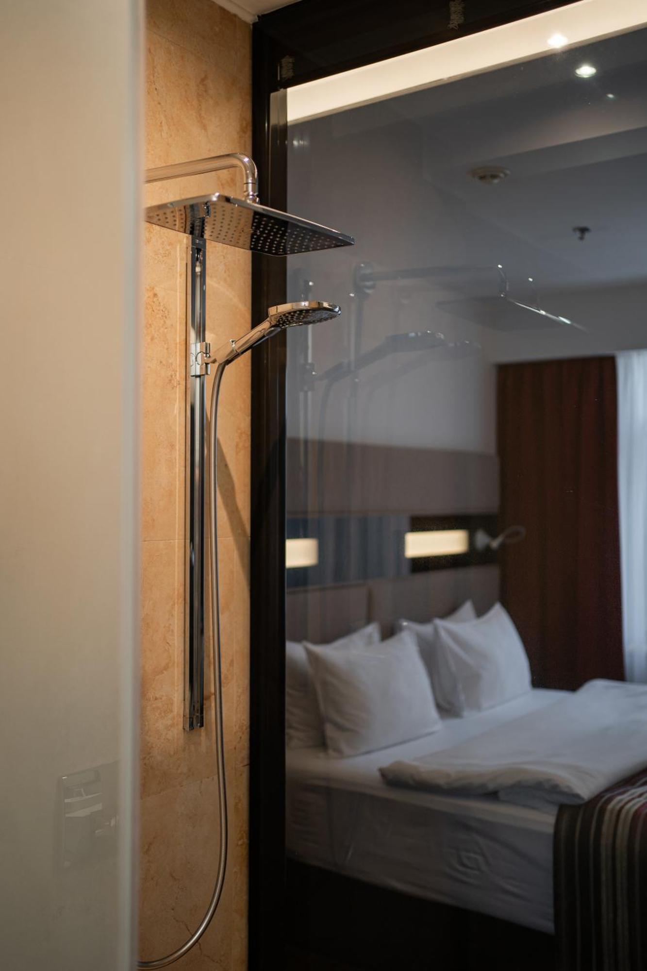 11 Mirrors Design Hotel Kiev Eksteriør billede