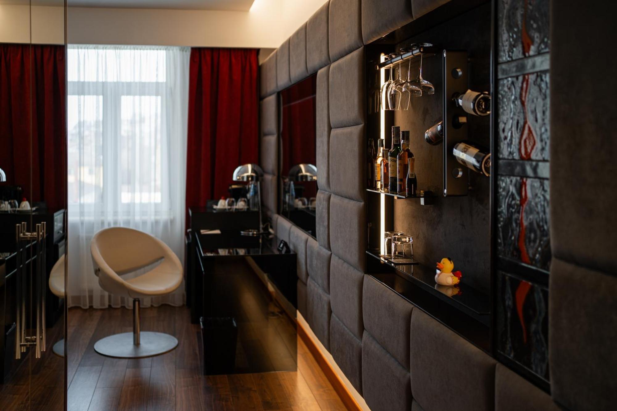 11 Mirrors Design Hotel Kiev Eksteriør billede