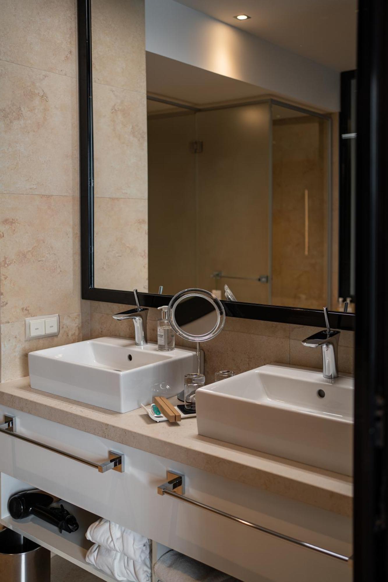 11 Mirrors Design Hotel Kiev Eksteriør billede